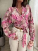 Bluzka KAIRA print ornament – różowy