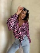 Bluzka KAIRA print pantera – różowo-czarna