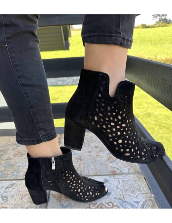 Botki ażur czarne zamsz Exquisite 1184 Botki ażur czarne zamsz Exquisite 1184