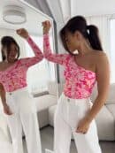 Bluzka CINTIA print - różowa