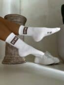 Skarpetki GUESSY – biało-beżowe