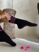 Skarpetki LOGO – czarno-różowe