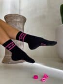 Skarpetki LOGO – czarno-różowe