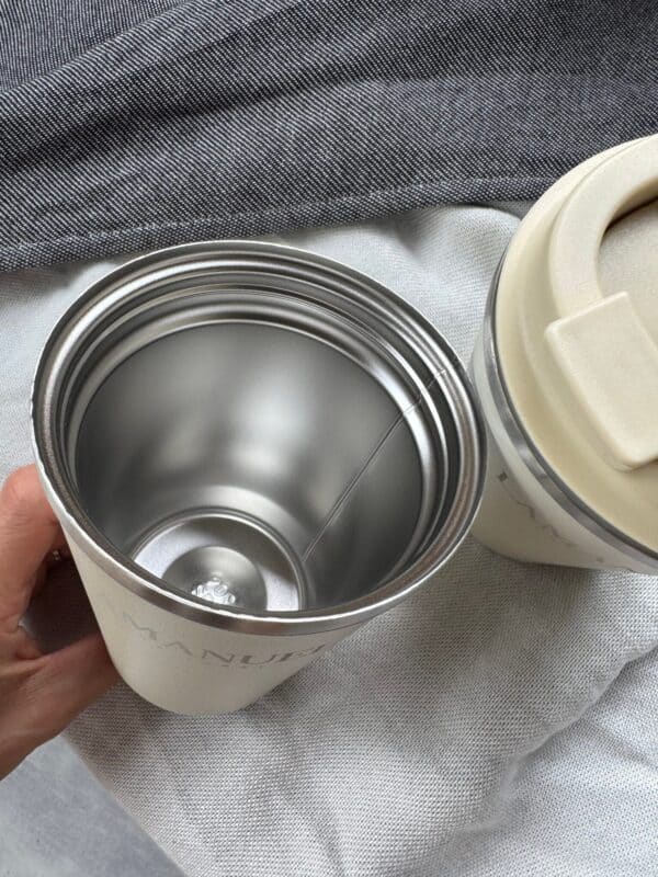 Kubek termiczny POURED beż