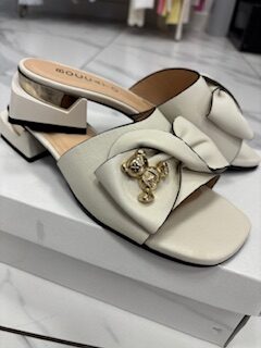 Klapki damskie Boccato 719.209 beż