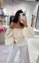 Bluzka hiszpanka MISS print kwiatuszki – ecru Bluzka hiszpanka MISS print kwiatuszki – ecru