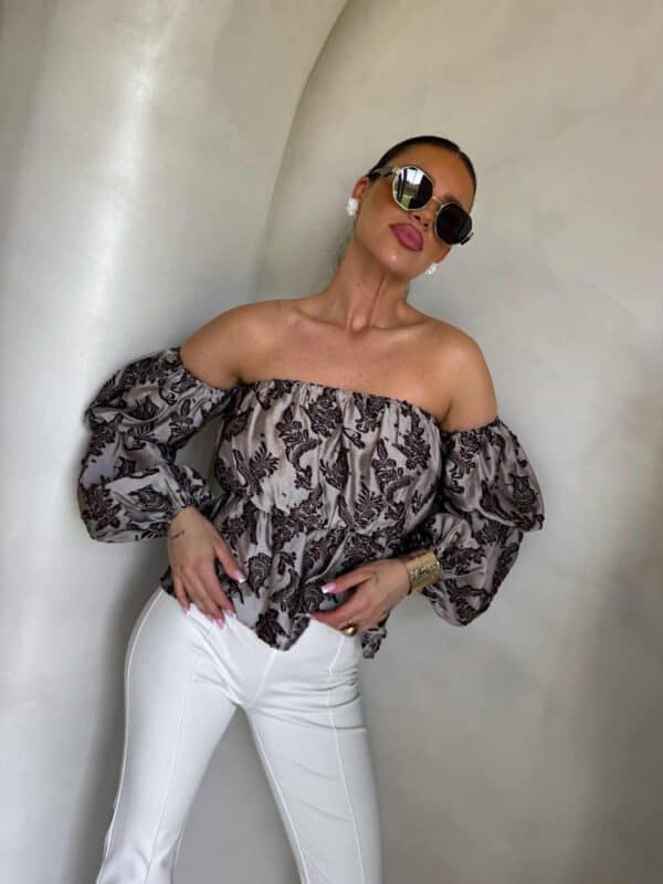 Bluzka hiszpanka MISS print ornament – kawowy Bluzka hiszpanka MISS print ornament – kawowy