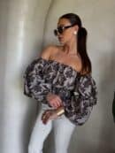 Bluzka hiszpanka MISS print ornament – kawowy Bluzka hiszpanka MISS print ornament – kawowy