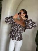 Bluzka hiszpanka MISS print ornament – kawowy Bluzka hiszpanka MISS print ornament – kawowy