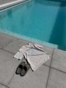 Dekatyzowany t-shirt SHELL - jasny beż