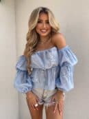 Bluzka hiszpanka MISS print kwiatuszki – niebieskie Bluzka hiszpanka MISS print kwiatuszki – niebieskie