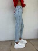 Jeansy MOM FIT DON'T TOUCH – jeansowe Jeansy MOM FIT DON'T TOUCH – jeansowe