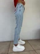 Jeansy MOM FIT DON'T TOUCH – jeansowe Jeansy MOM FIT DON'T TOUCH – jeansowe