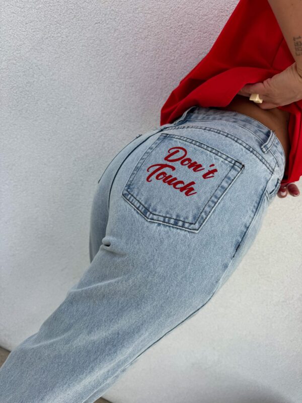 Jeansy MOM FIT DON'T TOUCH – jeansowe Jeansy MOM FIT DON'T TOUCH – jeansowe